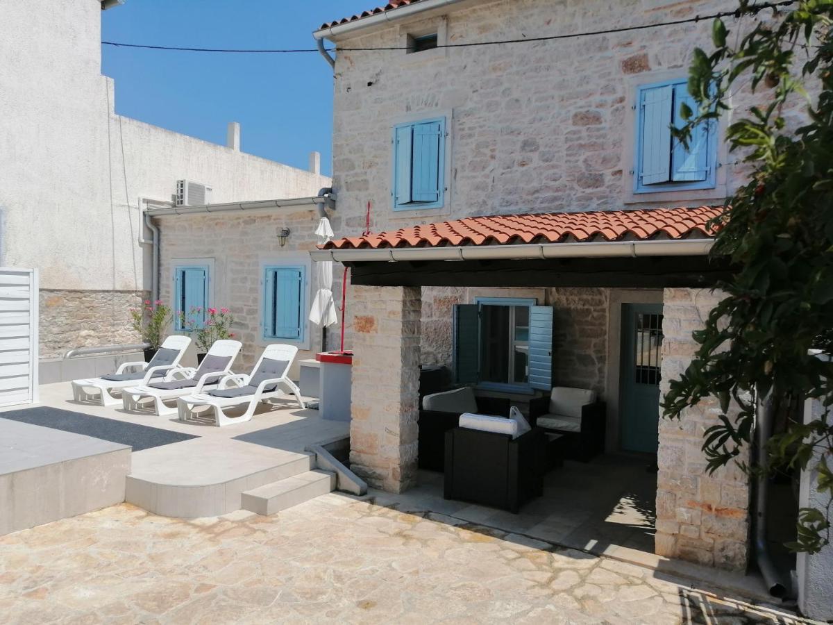 Holiday Home Peruski Luaran gambar