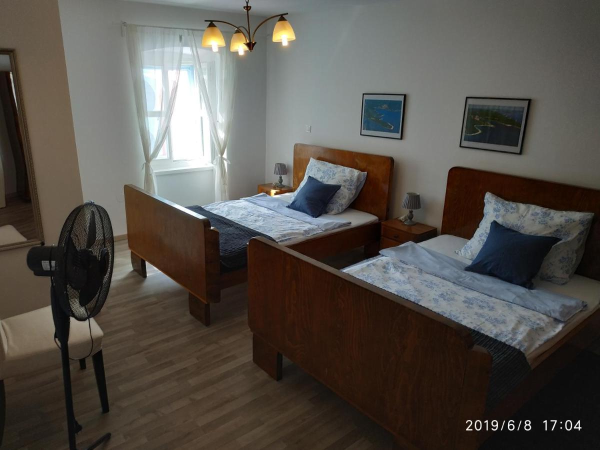 Holiday Home Peruski Luaran gambar