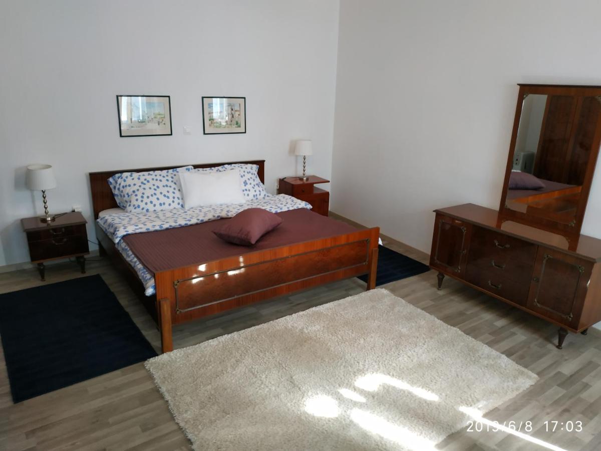 Holiday Home Peruski Luaran gambar