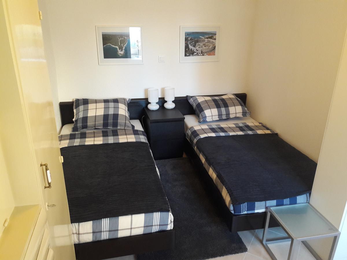 Holiday Home Peruski Luaran gambar