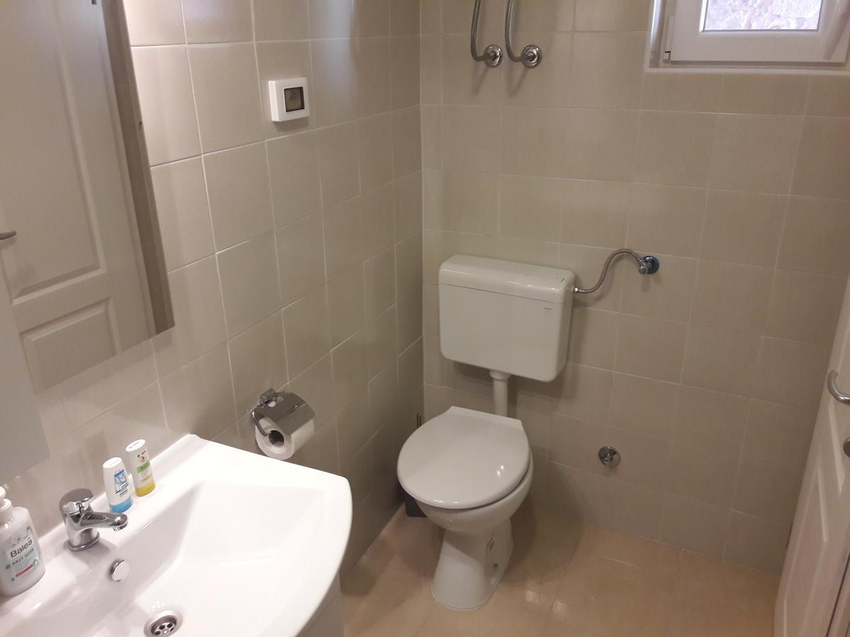 Holiday Home Peruski Luaran gambar